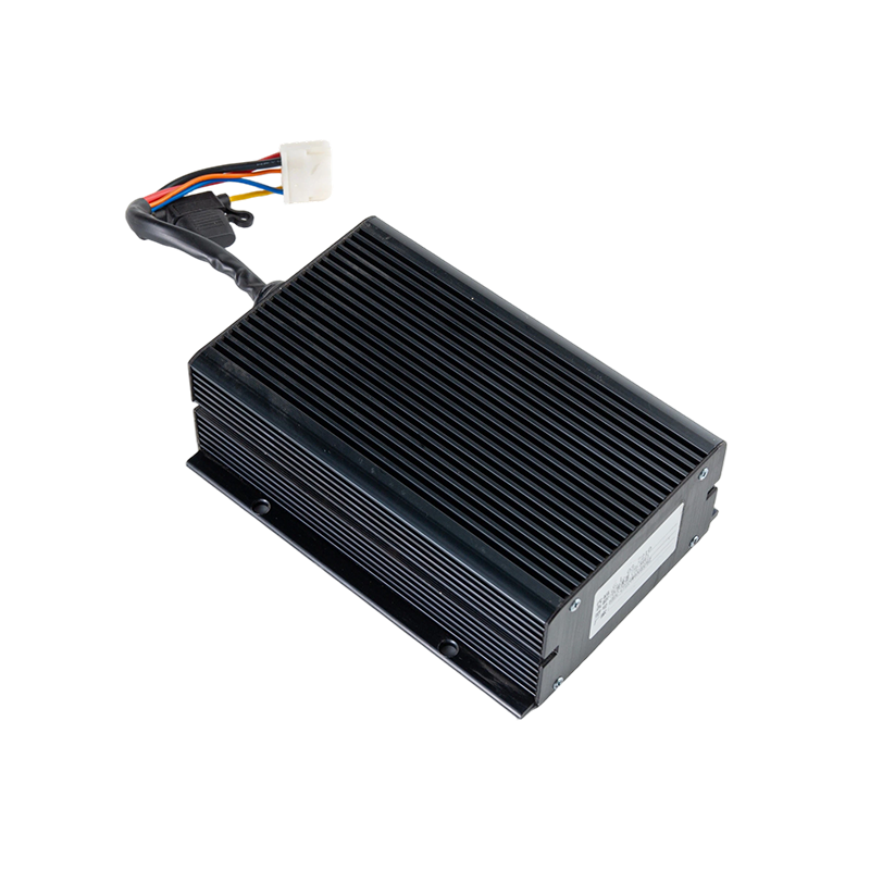 كفاءة عالية إخراج مستقر IP65 الغبار مقاومة للنفط DC48V واسعة المدخلات رافعة شوكية مركبة DC-DC الجهد التنحي وحدة