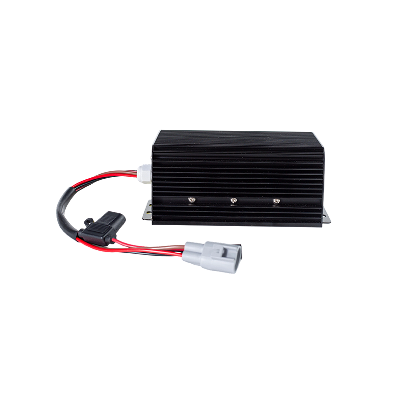كفاءة عالية إخراج مستقر IP65 الغبار مقاومة للنفط DC80V واسعة المدخلات رافعة شوكية مركبة DC-DC الجهد التنحي وحدة