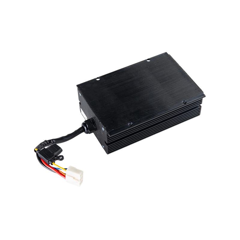 كفاءة عالية إخراج مستقر IP65 الغبار مقاومة للنفط DC48V واسعة المدخلات رافعة شوكية مركبة DC-DC الجهد التنحي وحدة